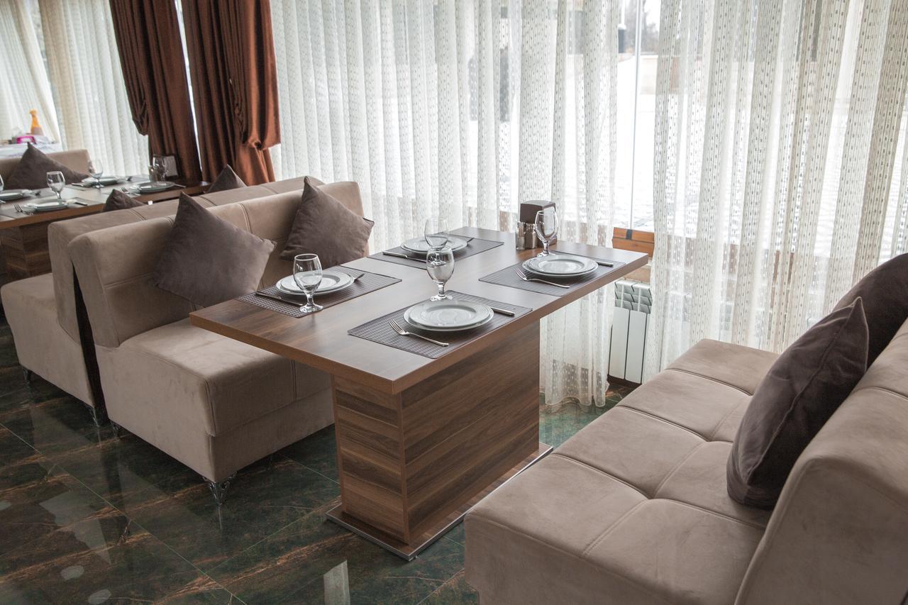 Semeni Hotel & Restaurant มิงกาเชเวียร์ ภายนอก รูปภาพ