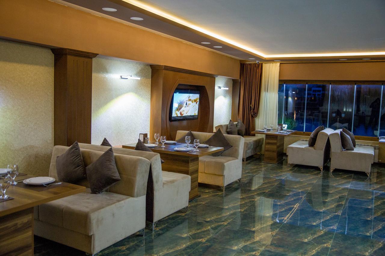 Semeni Hotel & Restaurant มิงกาเชเวียร์ ภายนอก รูปภาพ