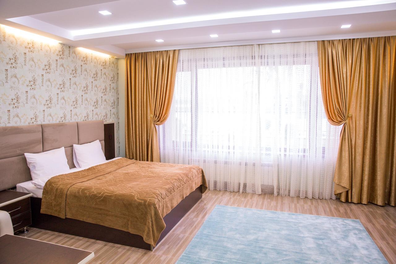 Semeni Hotel & Restaurant มิงกาเชเวียร์ ภายนอก รูปภาพ