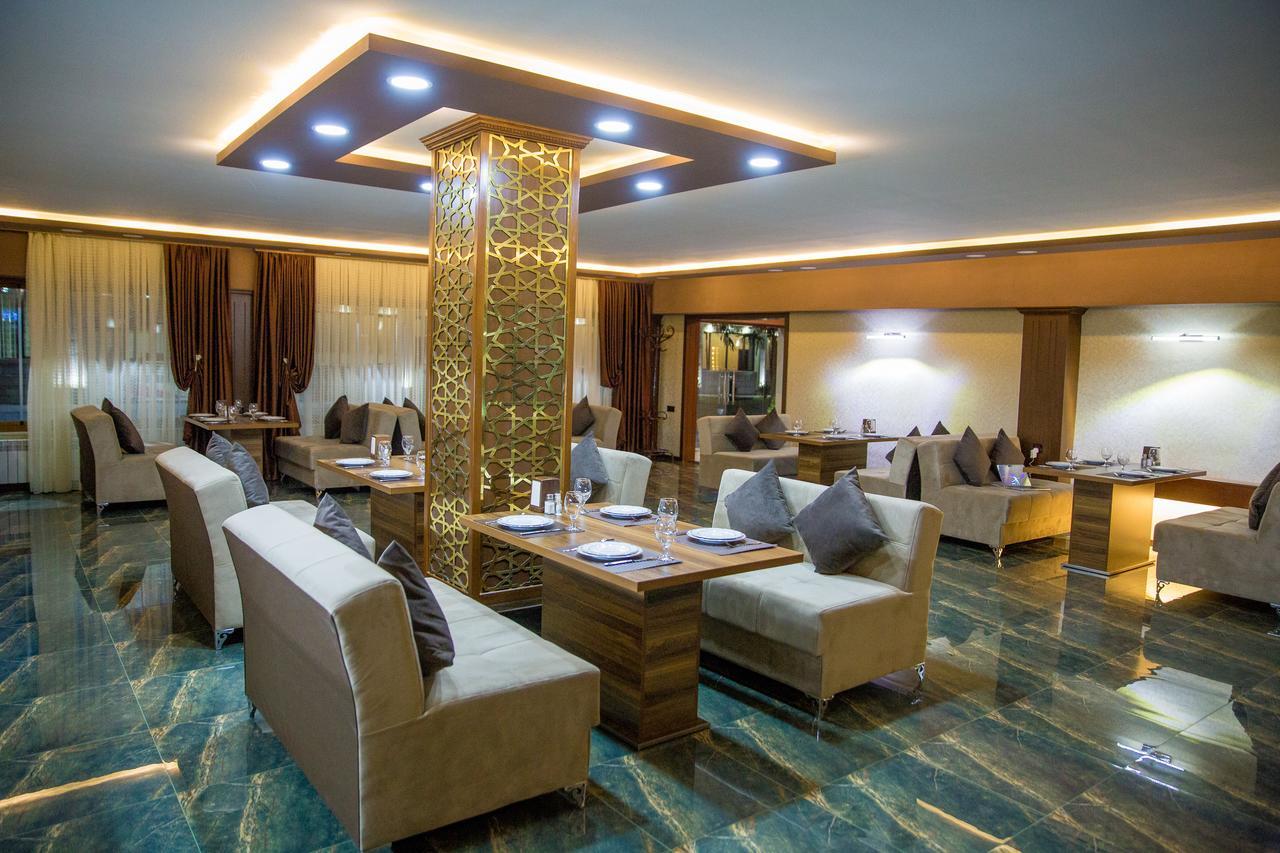 Semeni Hotel & Restaurant มิงกาเชเวียร์ ภายนอก รูปภาพ